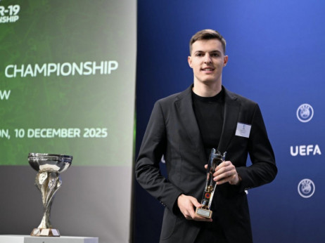 Andreju Kostiću uručena "Fair play" nagrada UEFA