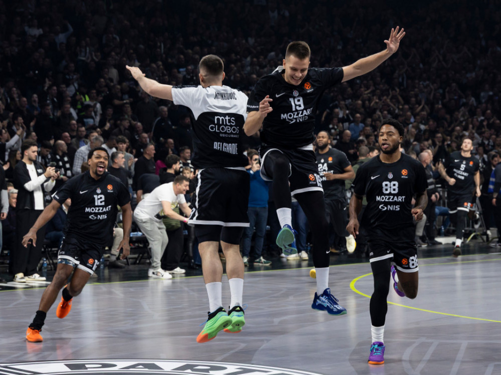 Košarkaši Crvene zvezde i Partizana