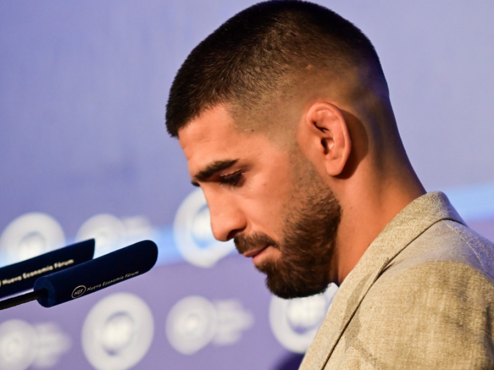 Ilija Topurija, UFC šampion