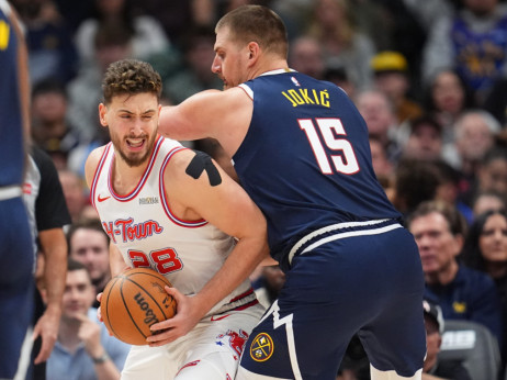 Ljudi trebaju da prestanu! Jokić razbio Hjuston, pa "zagrmeo" na poređenja sa Šengunom