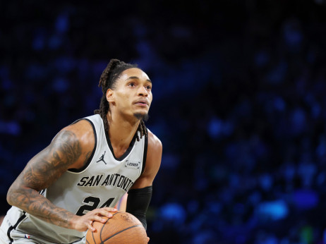 (VIDEO) Vasel stavio Anunobija na poster!