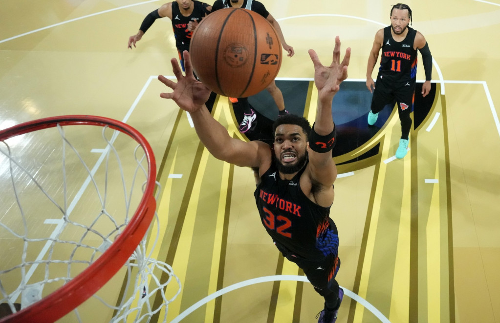 Karl-Entoni Tauns na skoku