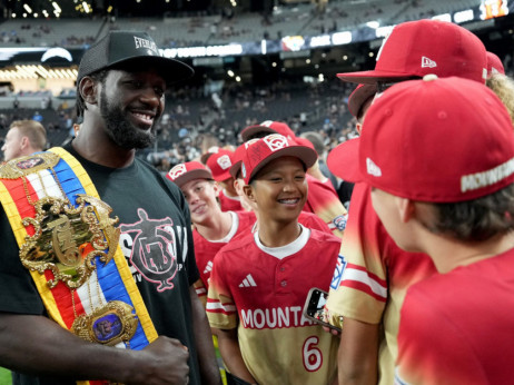 Terens Kraford završio karijeru: Neporaženi šampion odlazi na vrhuncu