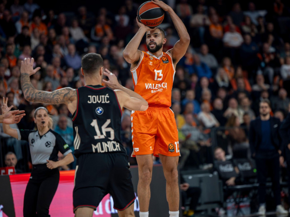 Darijus Tompson, košarkaš Valensije