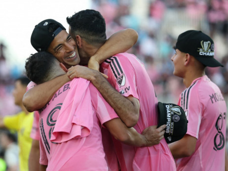 Luis Suarez ostaje na suncu Majamija: Mesi zadržao staro društvo