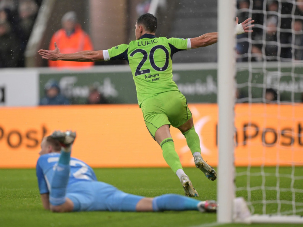 Saša Lukić, fudbaler Fulama, strelac u porazu od Njukasla