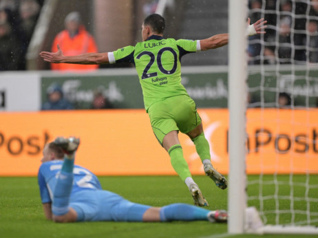 (VIDEO) Saša Lukić ponovo dao gol Njukaslu, Fulam ipak ispao iz Liga kupa