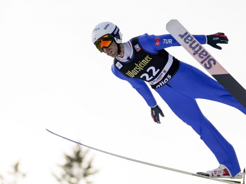 Fatih Arda Ipčioglu, turski skijaški skakač, dobitnik crvenog kartona