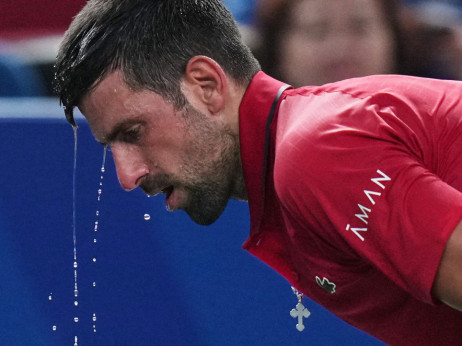 (VIDEO) Đoković promenio lokaciju: Pripreme za nove sezone u Dubaiju