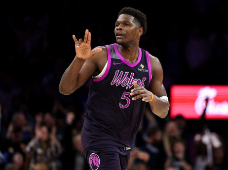 (VIDEO) Edvards uništio Šeja u finišu: Minesota slavila