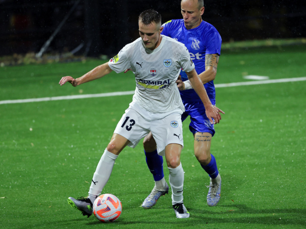 Branislav Knežević.