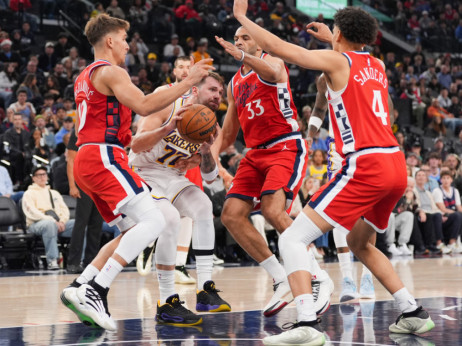 (VIDEO) Skromno veče Bogija i povreda Zubca u derbiju LA-a: Rajakovićev Toronto nastavio užasnu seriju kod kuće