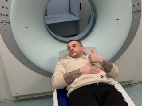 (FOTO) Pukla tikva: Oglasio se Vaso iz bolnice nakon nokauta u "Morači"