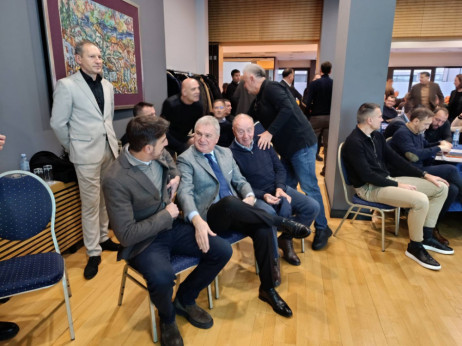 (FOTO/VIDEO) Srpski treneri na obnovi PRO licence, Paunović i fudbalski učitelj Tumba poručili: Znanje se ne obnavlja, već nadograđuje