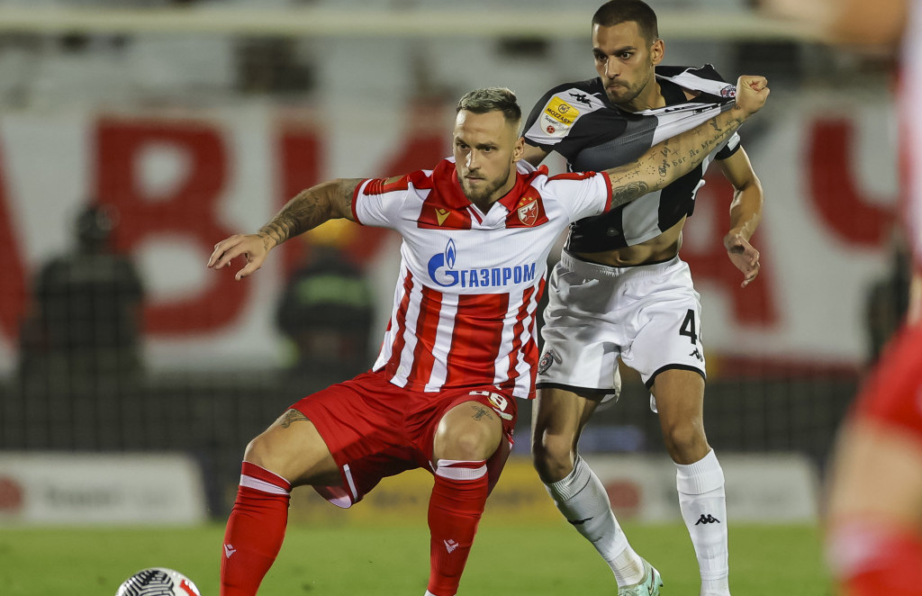 Marko Arnautović u duelu sa Stefanom Milićem