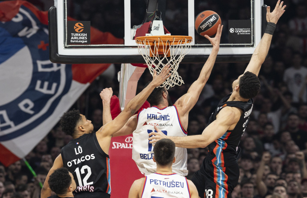 Nikola Kalinić na prološlosezonskom duelu sa Parizom