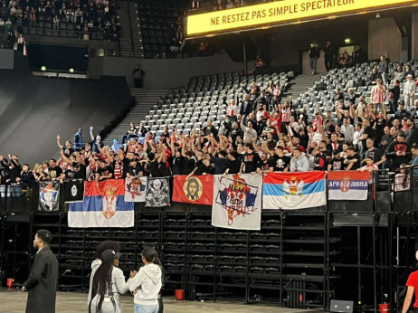 (VIDEO) Navijači Zvezde u Parizu: Crveno-beli će imati jak vetar u leđa