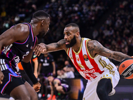 (UŽIVO/VIDEO) Pariz - Crvena zvezda: Mali zaostatak Beograđana na poluvremenu, bilo je i -14!