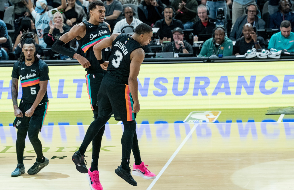 Viktor Vembanjama i Keldon Džonson