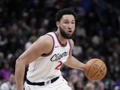 Čekajući povratak u NBA: Simons se sa košarke prebacio na ribolov