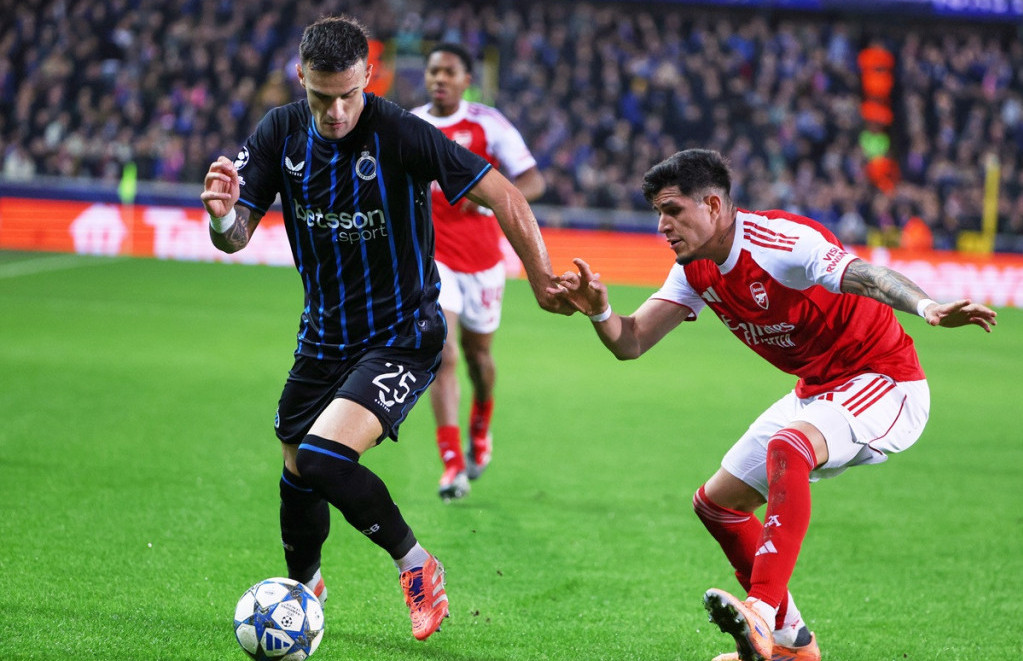 Aleksandar Stanković na meču sa Arsenalom