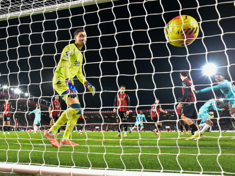 Đorđe Petrović među statativama "trešnjica"