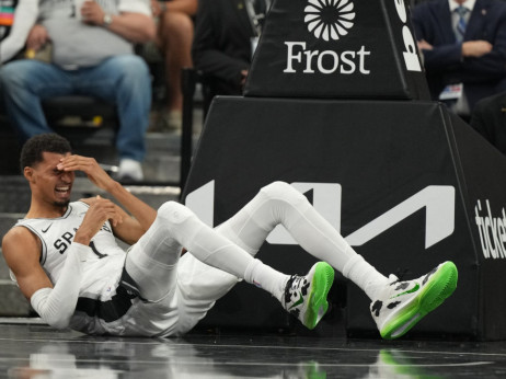 Kiksevi San Antonija i Minesote: Šou program u Nju Orleansu