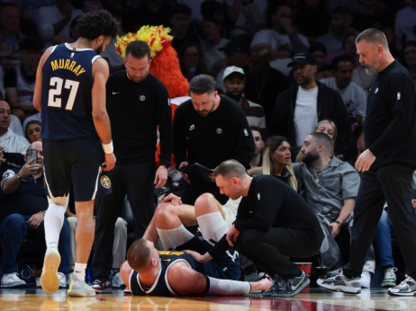 (VIDEO) Ne, ne, ne, Jokić povređen: Ne izgleda dobro