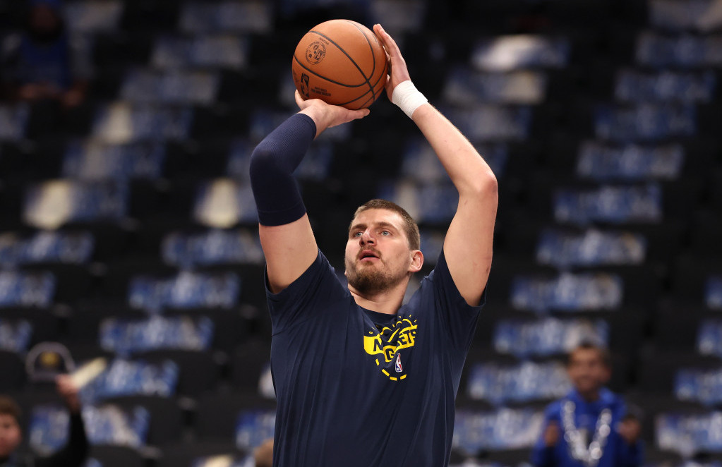 Očekuje se da Nikola Jokić pauzira minimum četiri nedelje zbog hiperekstenzije kolena