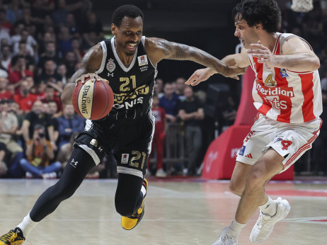 Novogodišnji poklon navijačima AEK-a: Potpisao Džejms Naneli