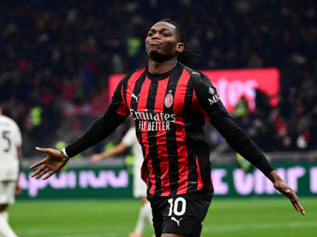 Leao doneo pobedu Milanu protiv Kaljarija na startu nove godine i lidersku poziciju