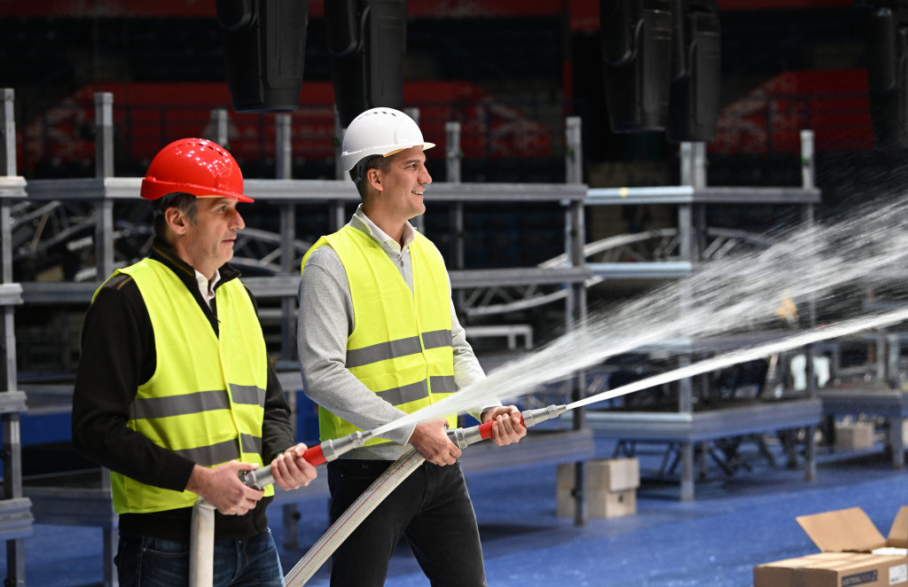 Marko Kešelj i Viktor Jelenić su pustili prve mlazeve vode u bazen u "Beogradskoj areni"