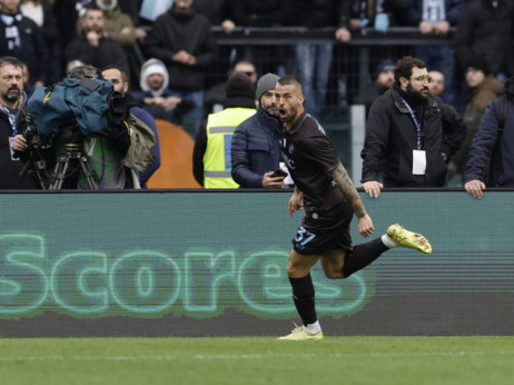 Napoli protutnjao Rimom i slavio protiv Lacija na Olimpiku