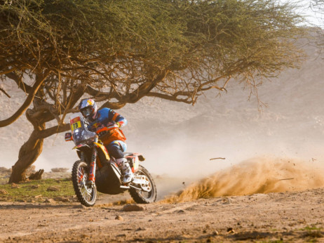 Startovao čuveni reli Dakar: Klinac iz Španije i Belgijanac najbrži posle jurnjave oko Janoba