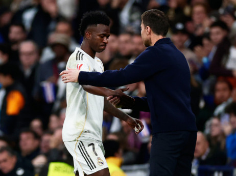 Ćabi Alonso pobesneo na inertnog Vinisijusa