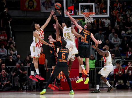 (VIDEO) Božićno raspoloženje u "Pioniru": Zvezda za minut prepolovila veliki zaostatak