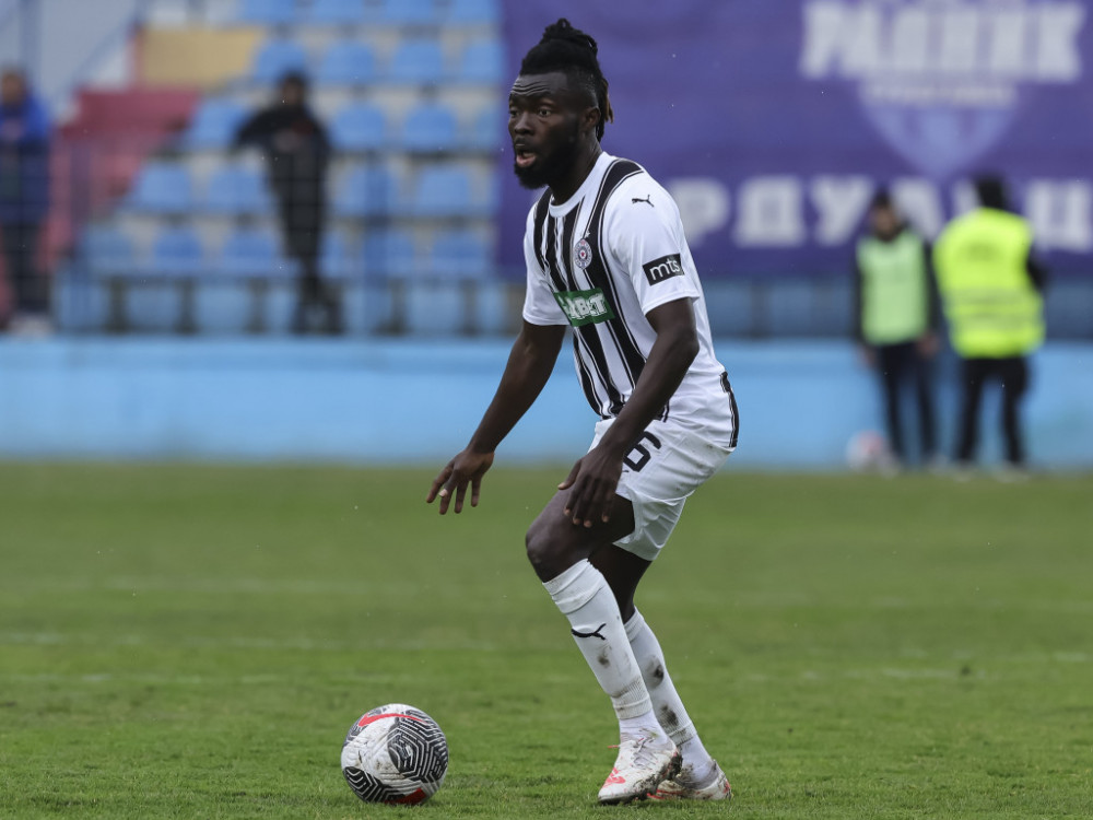 Leonard Ovusu, fudbaler Partizana