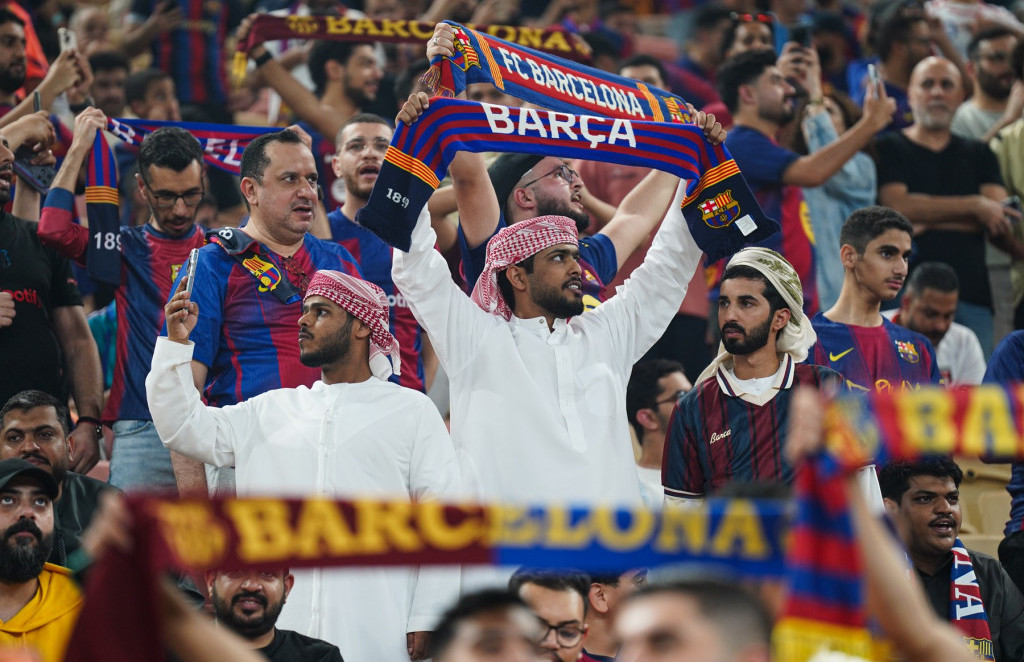 Navijači Barselone na polufinalu Superkupa