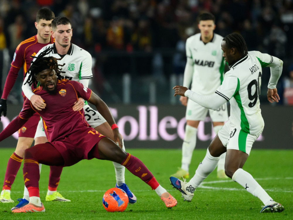 Fudbaleri Rome i Sasuola u duelu