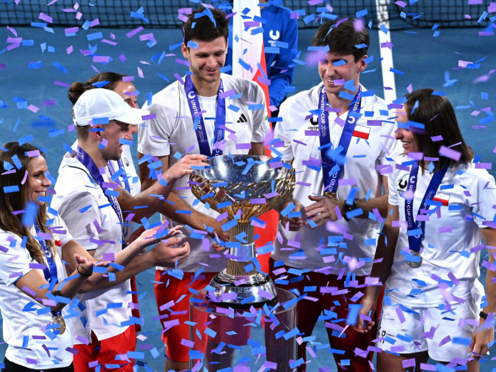 Teniska reprezentacija Poljske, proslavlja zasluženo osvojen trofej
