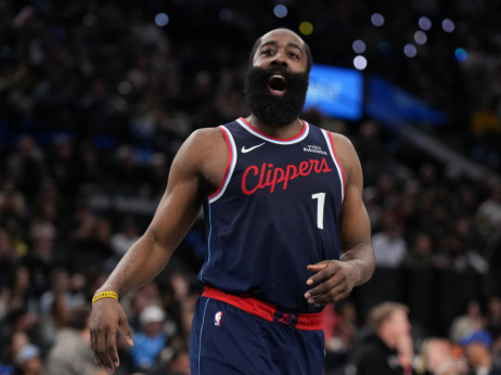 (VIDEO) "Stepbek" je bolji od moćnih zakucavanja: Harden prestigao Šeka na večnoj listi strelaca