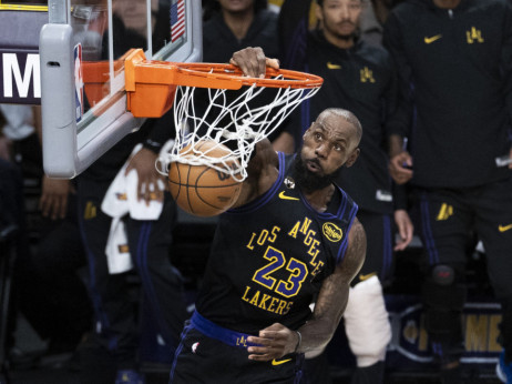 (VIDEO) Tako izgleda kad pogode šuteve: Lebron i Luka isprašili Atlantu