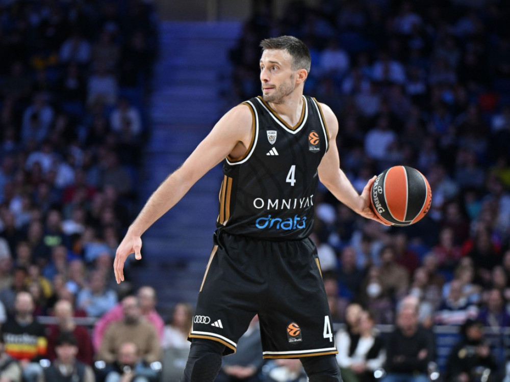 Aleksa Avramović u dresu Dubaija