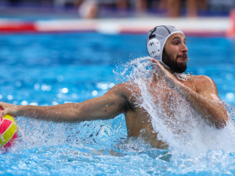 Konstantinos Genidunijas dva meča van vode: LEN tretira Grka kao Dušana Mandića