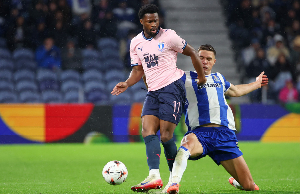 Emanuel Ekong na meču sa Portom