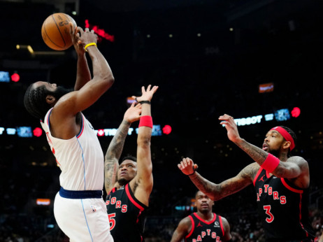 (VIDEO) "Vintidž" Harden "razbio" Rajakovićev Toronto posle produžetka