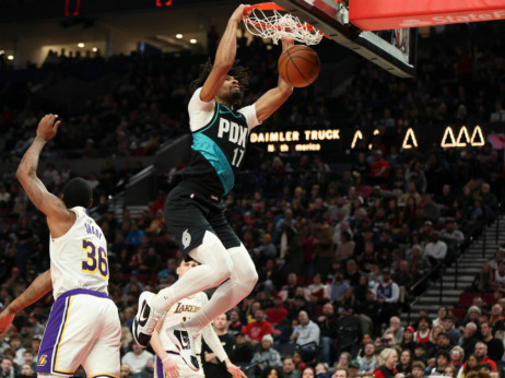 (VIDEO) Portland slavio protiv Lejkersa: Šarp briljirao, Dončić preskočio meč zbog povrede