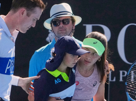 (VIDEO) Devojčici pozlilo na Australijan openu, odmah reagovala teniserka