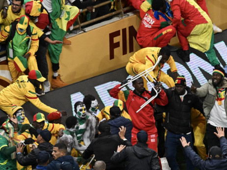 (VIDEO) Neverovatne scene u Rabatu: Senegal napustio teren u znak protesta, navijači pobesneli - Sadio Mane spasio stvar