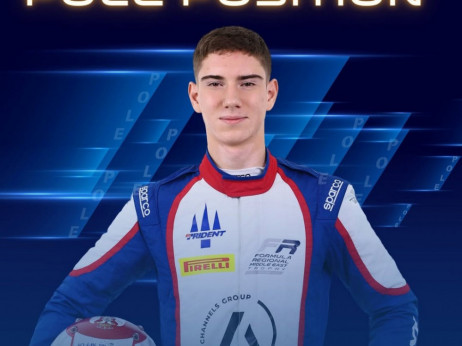 Sjajan debi Andrije Kostića u Formuli 3: Sporna odluka sudija koštala podijuma